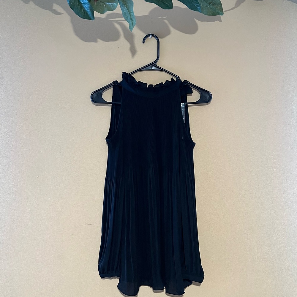 Lauren Ralph Lauren pleated cold shoulder top
NWT